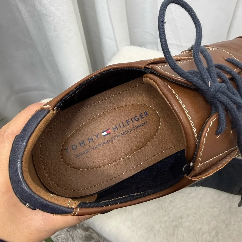 Tommy Hilfiger Men’s Urban Casual Oxford Shoes in Cognac & Navy Sz US 8